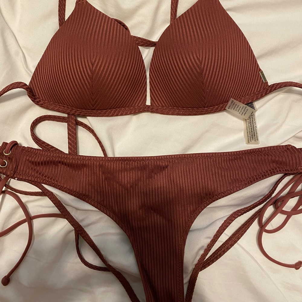 PINK bikini - Picture 2 of 2